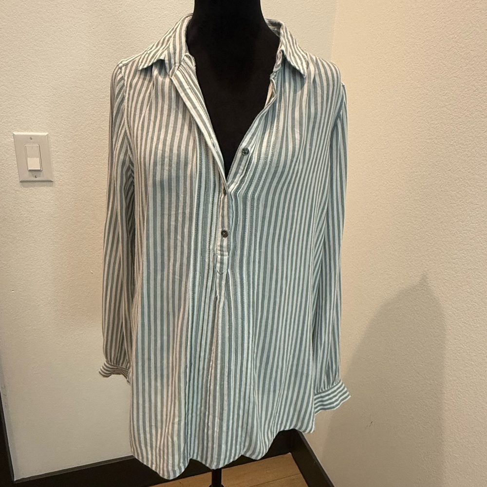 beachlunchlounge women’s Striped Shirt - Green and White